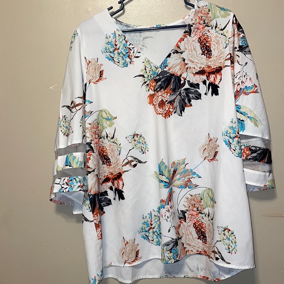 Tops - SALE!! 1X Sheer Floral Blouse